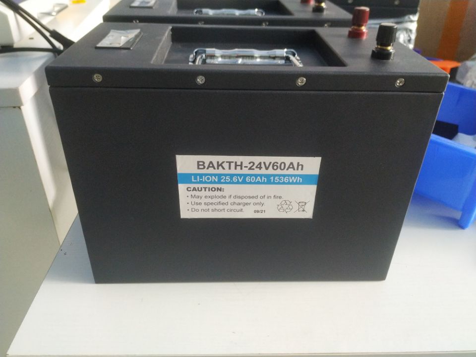 Batterie de lithium-ion à cycle profond Pack de batterie au lithium 25,6V 60AH pour l'outil d'alimentation